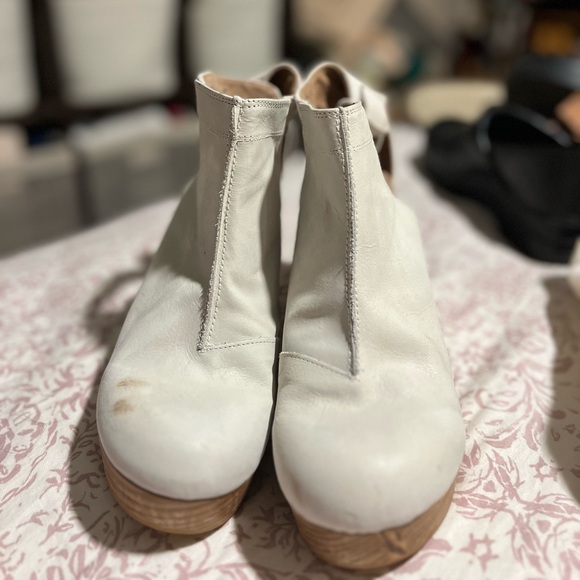 Free People Amber Orchard Clog Boots Wooden Platform White Leather Booties GUC - Picture 2 of 15